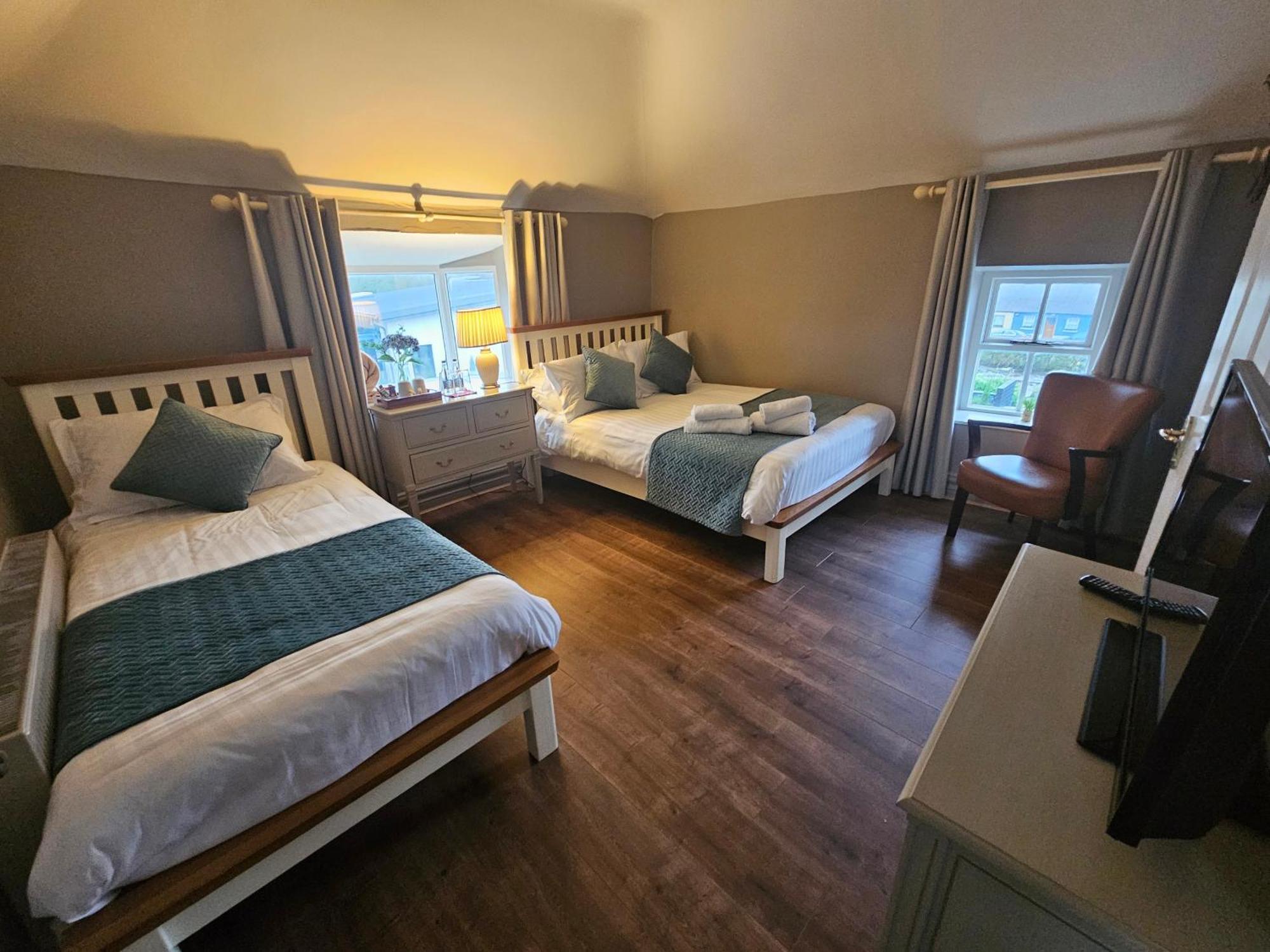 Bounty Bar Hotell Trim Eksteriør bilde