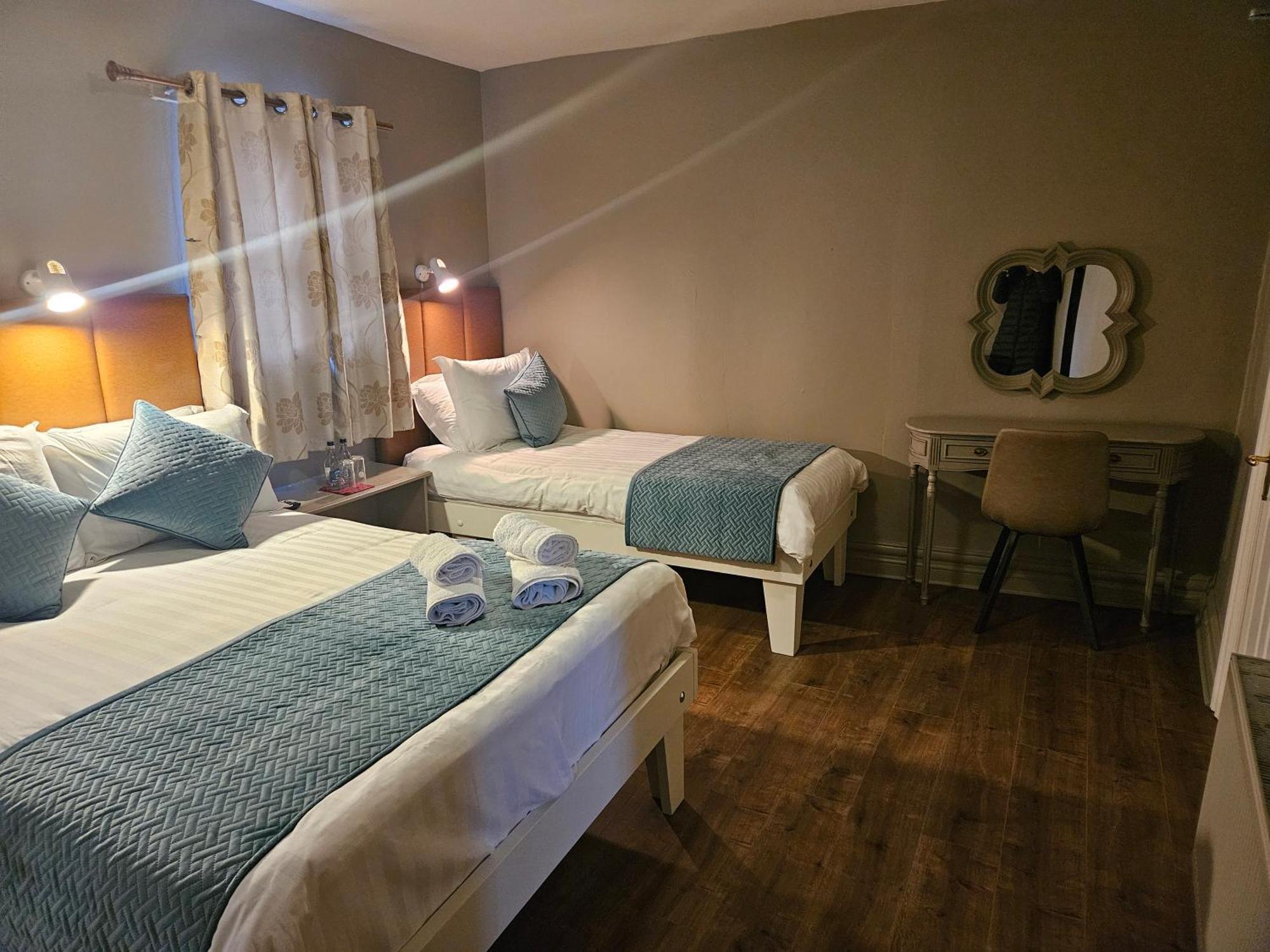 Bounty Bar Hotell Trim Eksteriør bilde