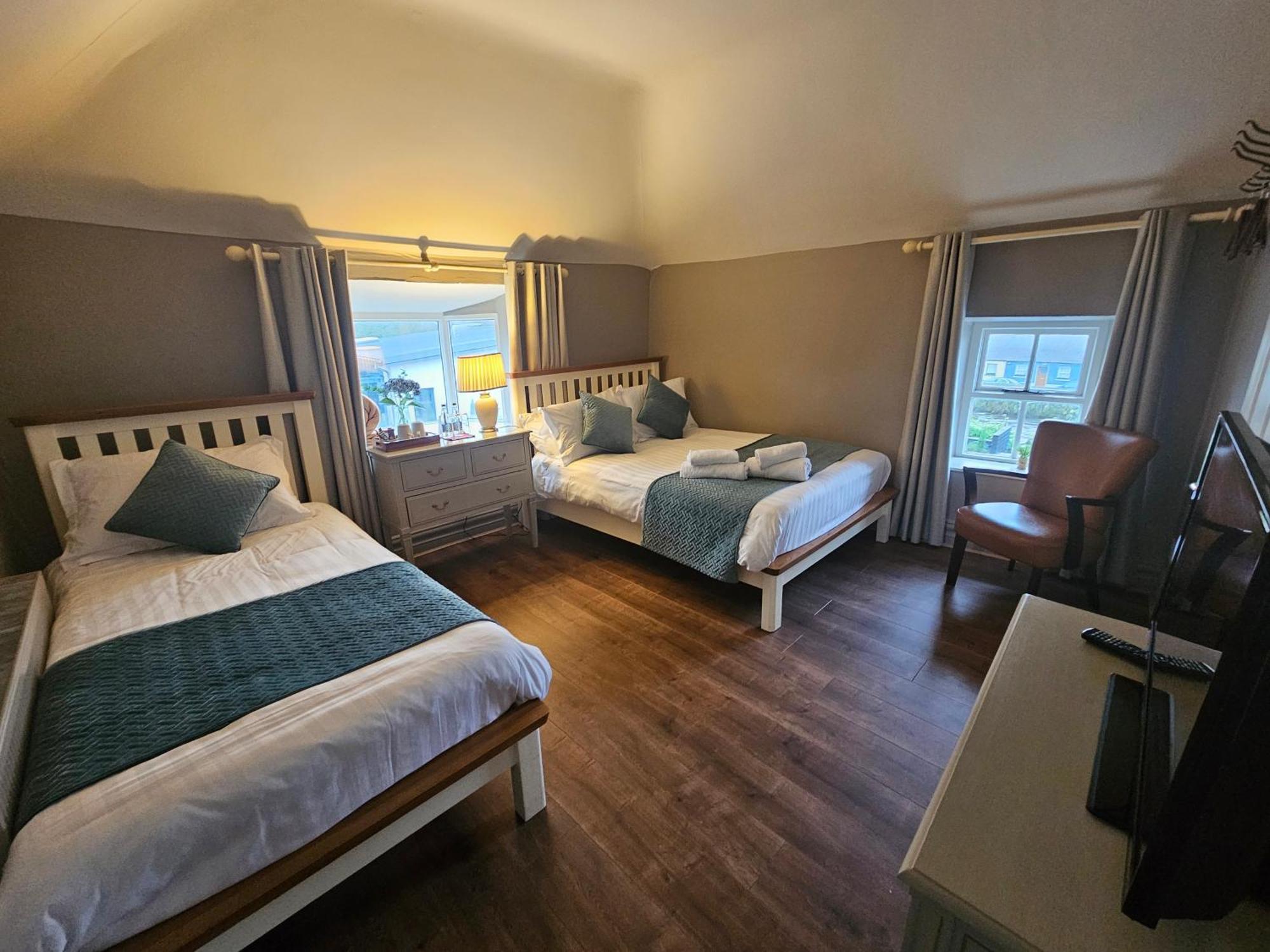 Bounty Bar Hotell Trim Eksteriør bilde